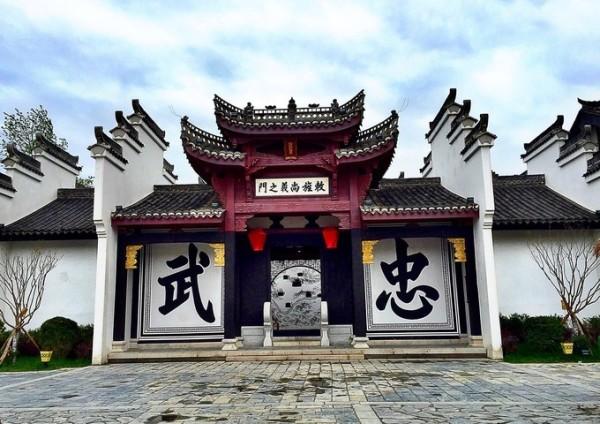 为什么中国父母喜欢干涉子女的一切？